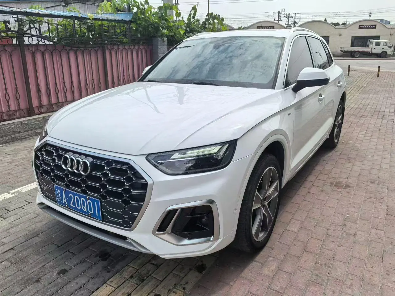 Audi 2025 Q5L 2.0TFSI 45TFSI 45th Anniversary Collection Edition Quattro Deluxe Dynamic Automatic - View 1