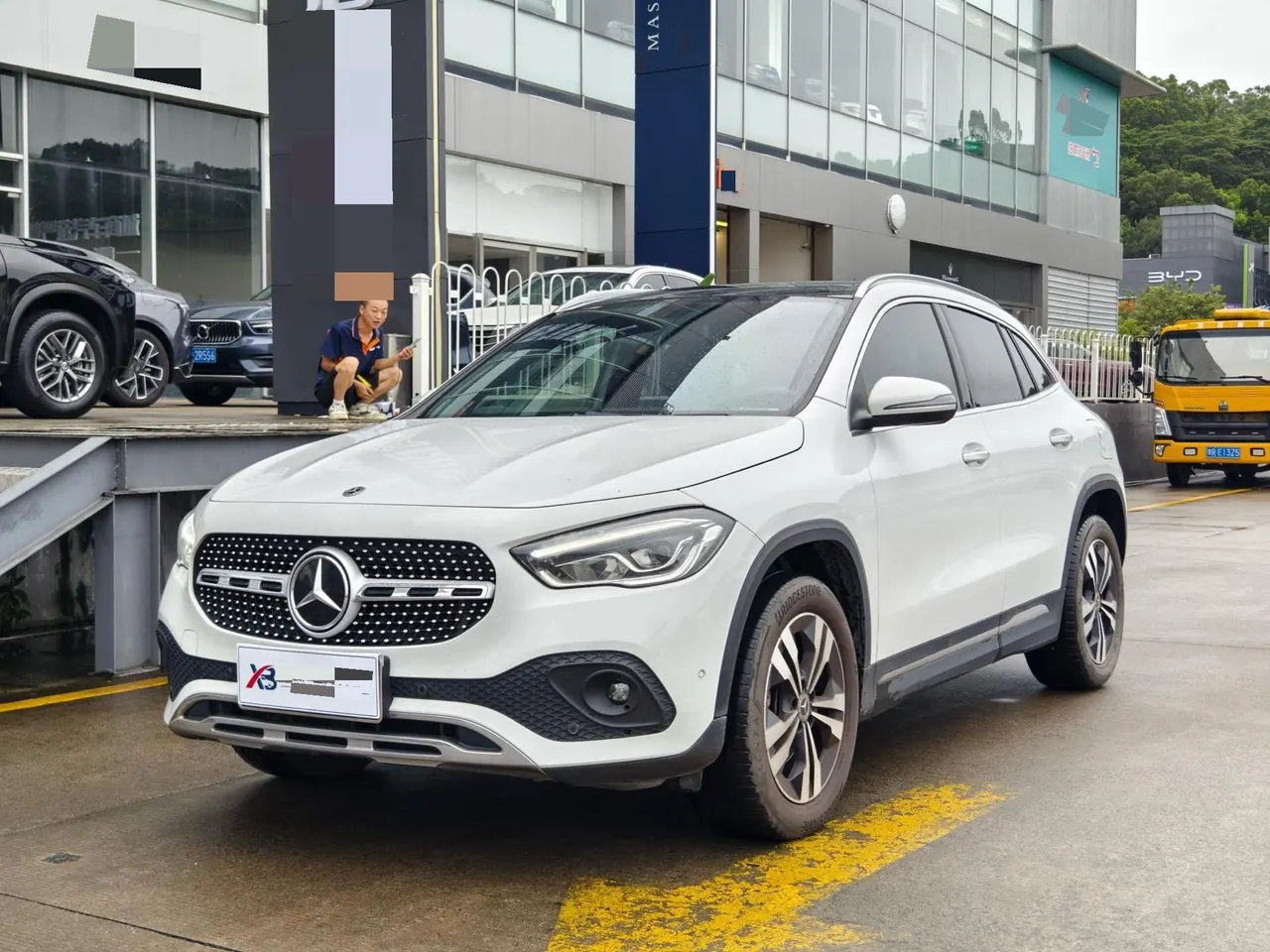Open image lightbox: Mercedes Benz 2020 GLA 200 1.3T automatic gear