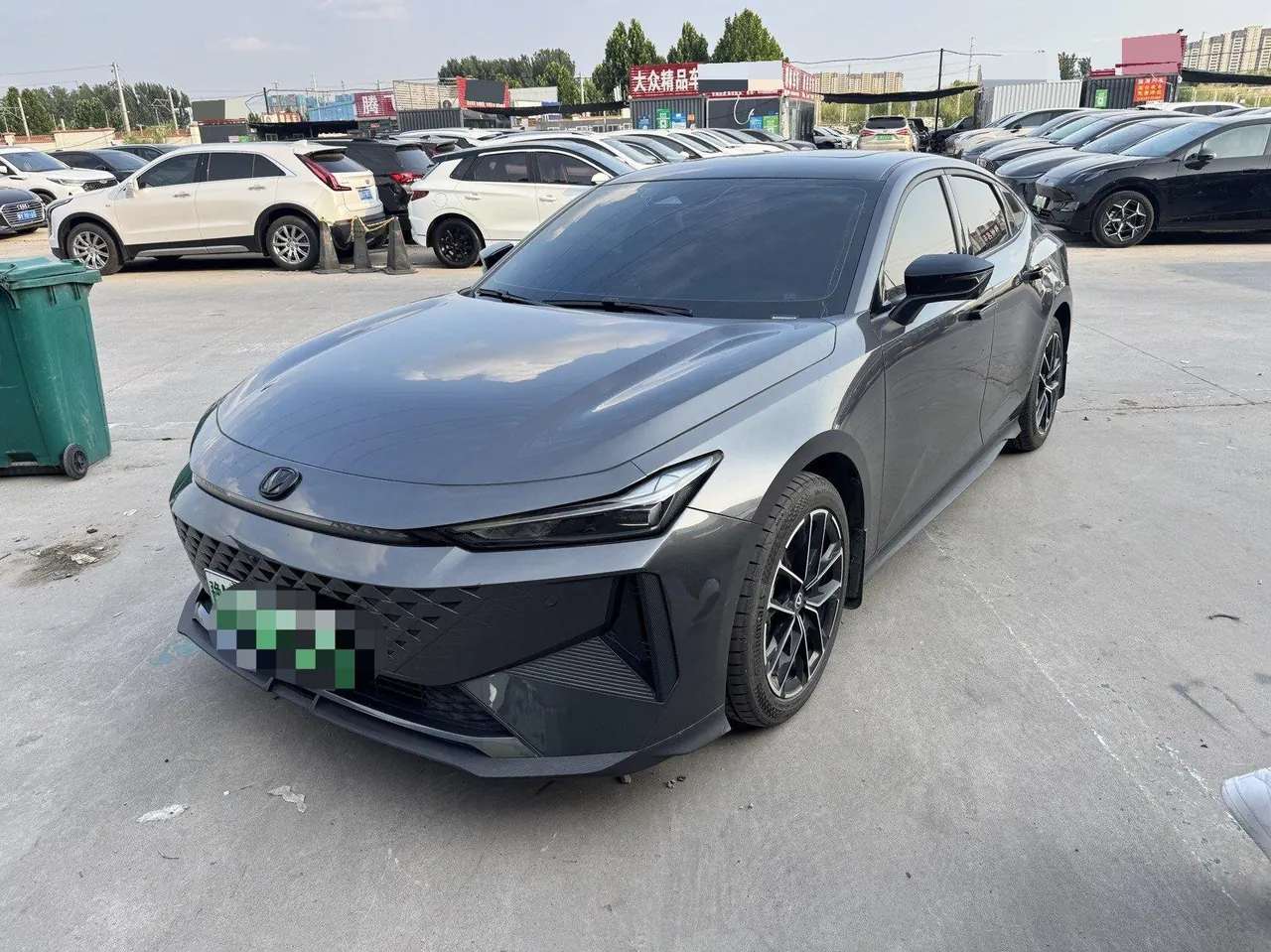 Открыть галерею: ChangAn 2024 UNI-V Smart Electric iDD 1.5 Stepless Blue Whale 136km Smart Auto