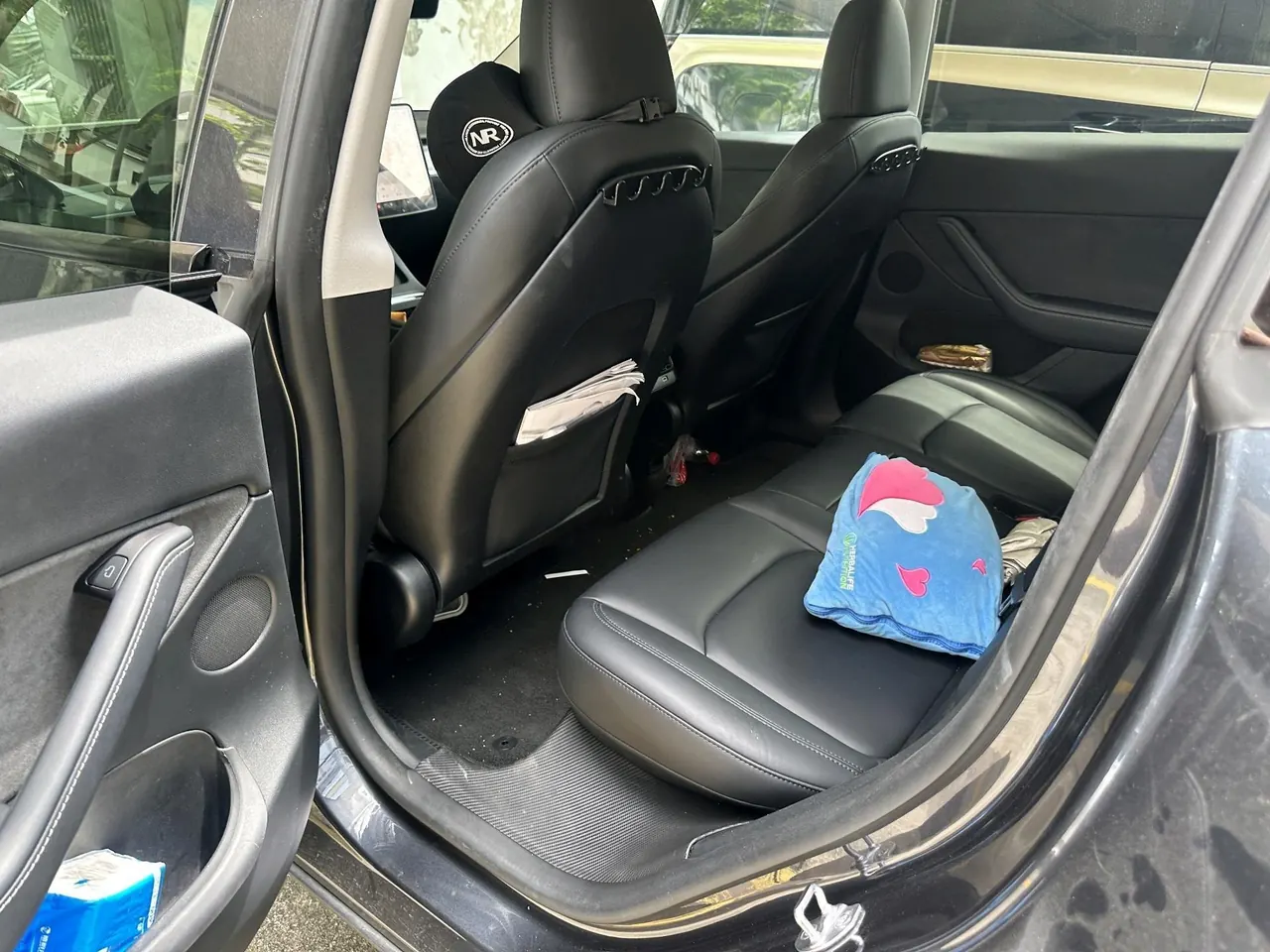 Tesla 2024 Model Y rear-wheel drive version automatic transmission 3