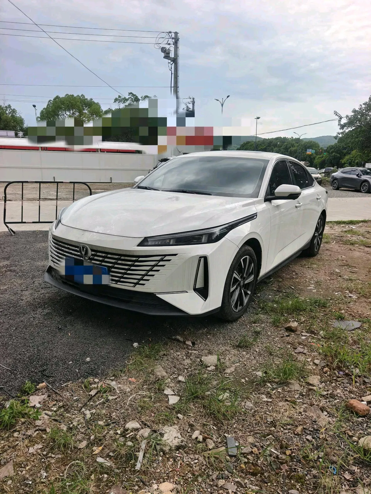 打开图片灯箱：ChangAn 2024 Yidong 1.5TGDI Honorable Automatic Gear