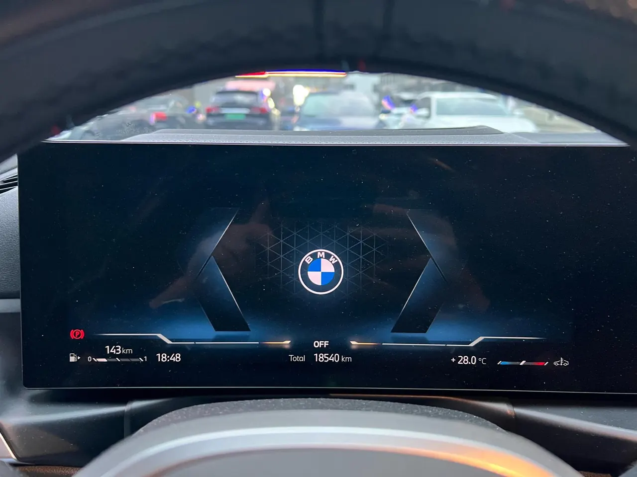 BMW 3 Series 2025 model 330i 2.0T M Sport Night Edition with automatic transmission 7