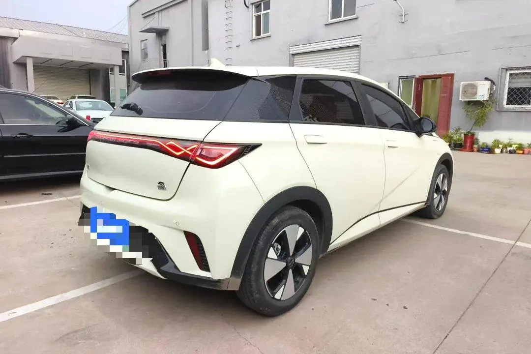 BYD 2023 Dolphin 420km Fashion Edition Automatic 2