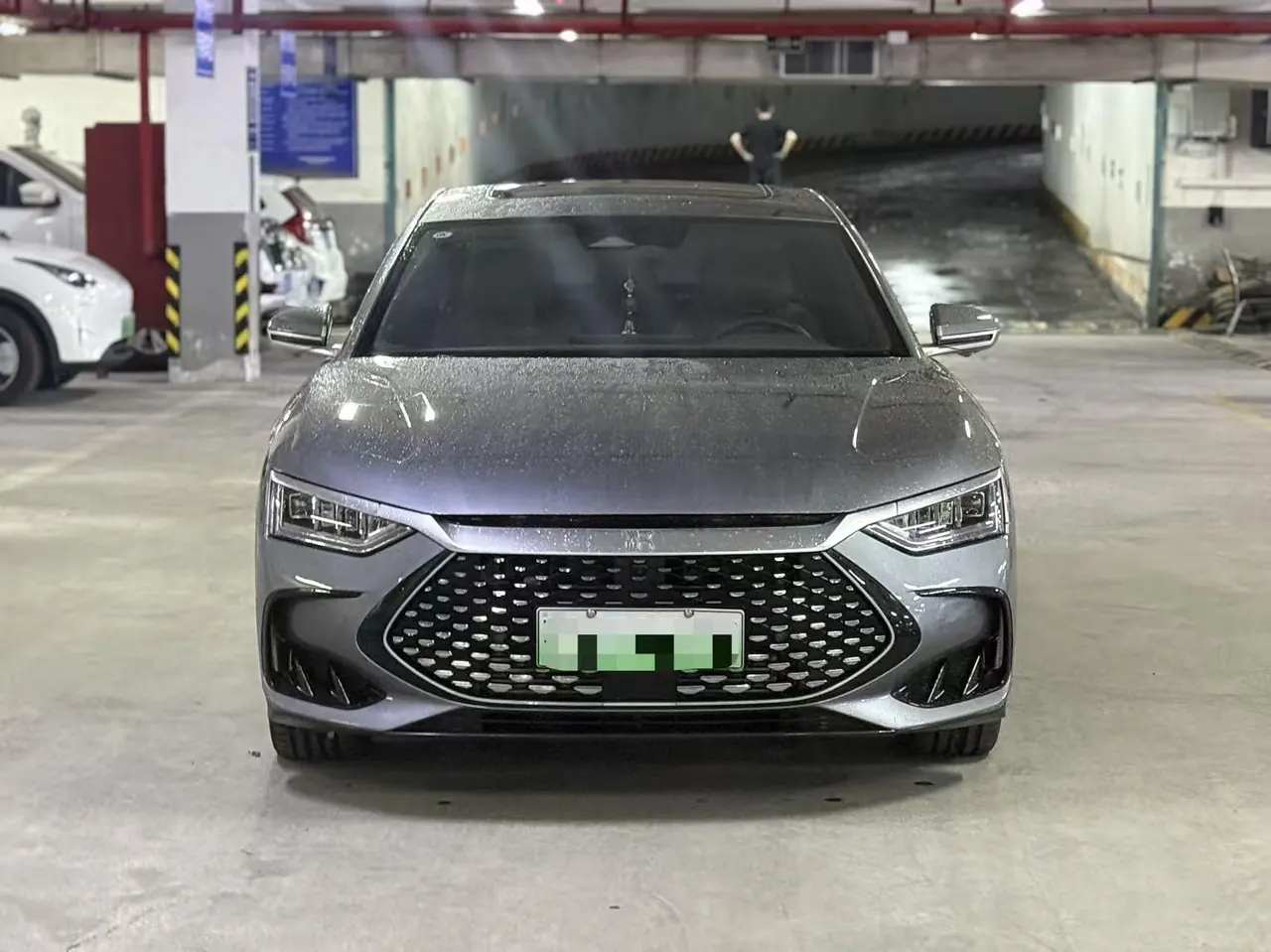 BYD 2023 Han DM-i 1.5T stepless champion version 121KM exclusive automatic gear 2