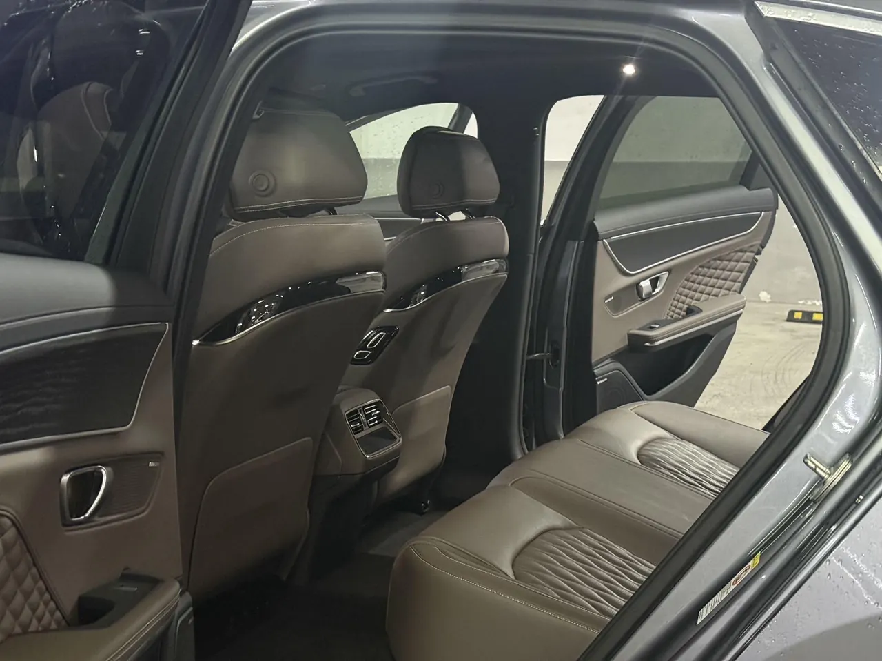 BYD 2023 Han DM-i 1.5T stepless champion version 121KM exclusive automatic gear 4