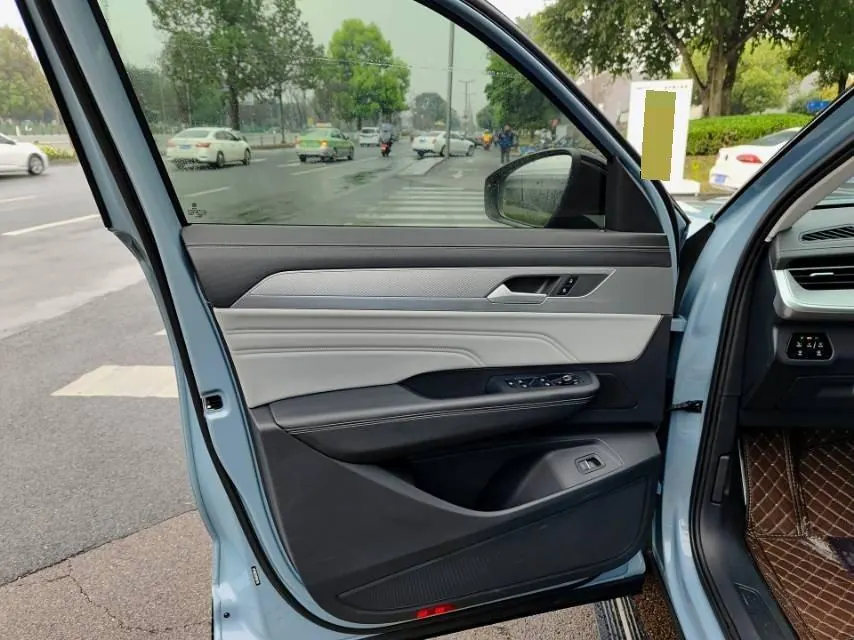 Volkswagen 2023 model tour R-Line 2.0TSI 380TSI four-wheel drive parade version automatic gear 3