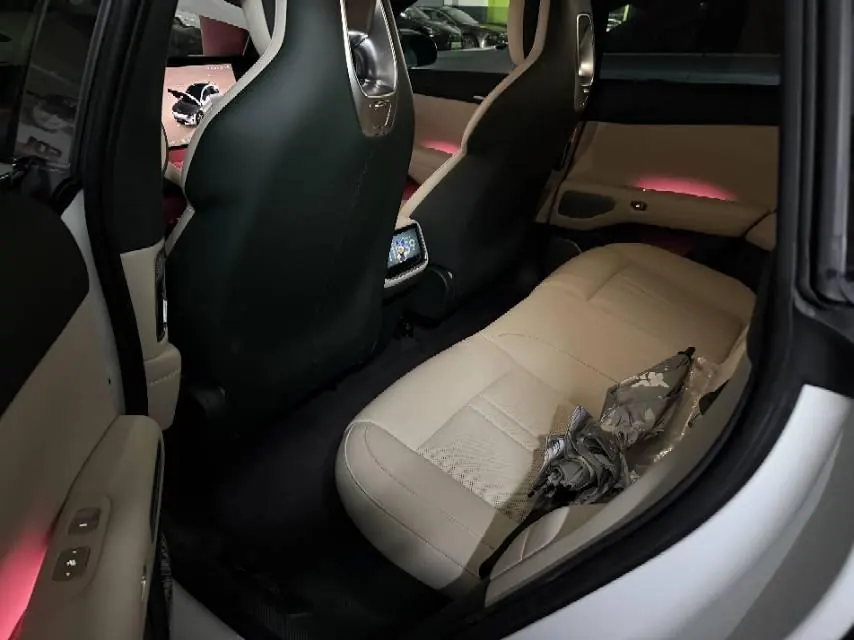 MI 2025 YU7 Long Endurance High Performance Four-wheel Drive Max Edition Automatic Gear 3