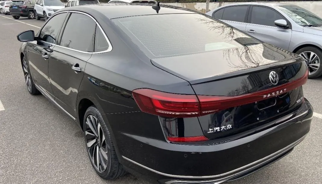 Volkswagen 2020 Passat 2.0TSI 330TSI Premium Edition Automatic Gear 2