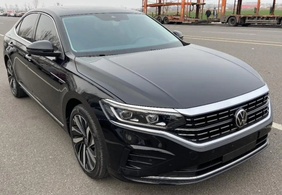 Volkswagen 2020 Passat 2.0TSI 330TSI Premium Edition Automatic Gear 4