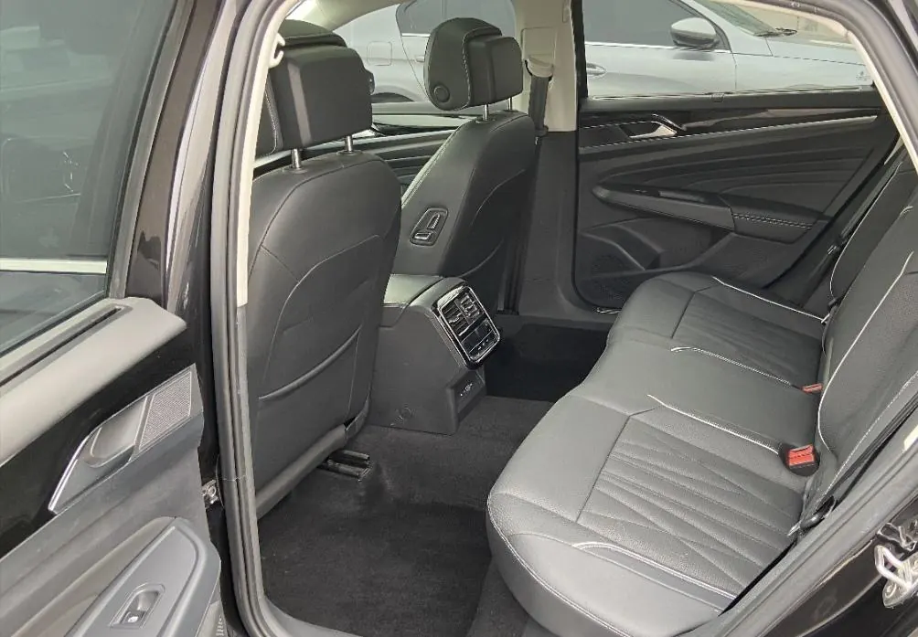 Volkswagen 2020 Passat 2.0TSI 330TSI Premium Edition Automatic Gear 6