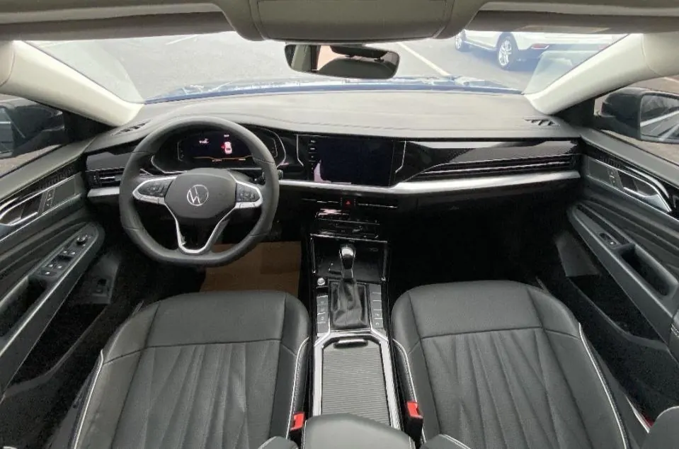 Volkswagen 2020 Passat 2.0TSI 330TSI Premium Edition Automatic Gear 7