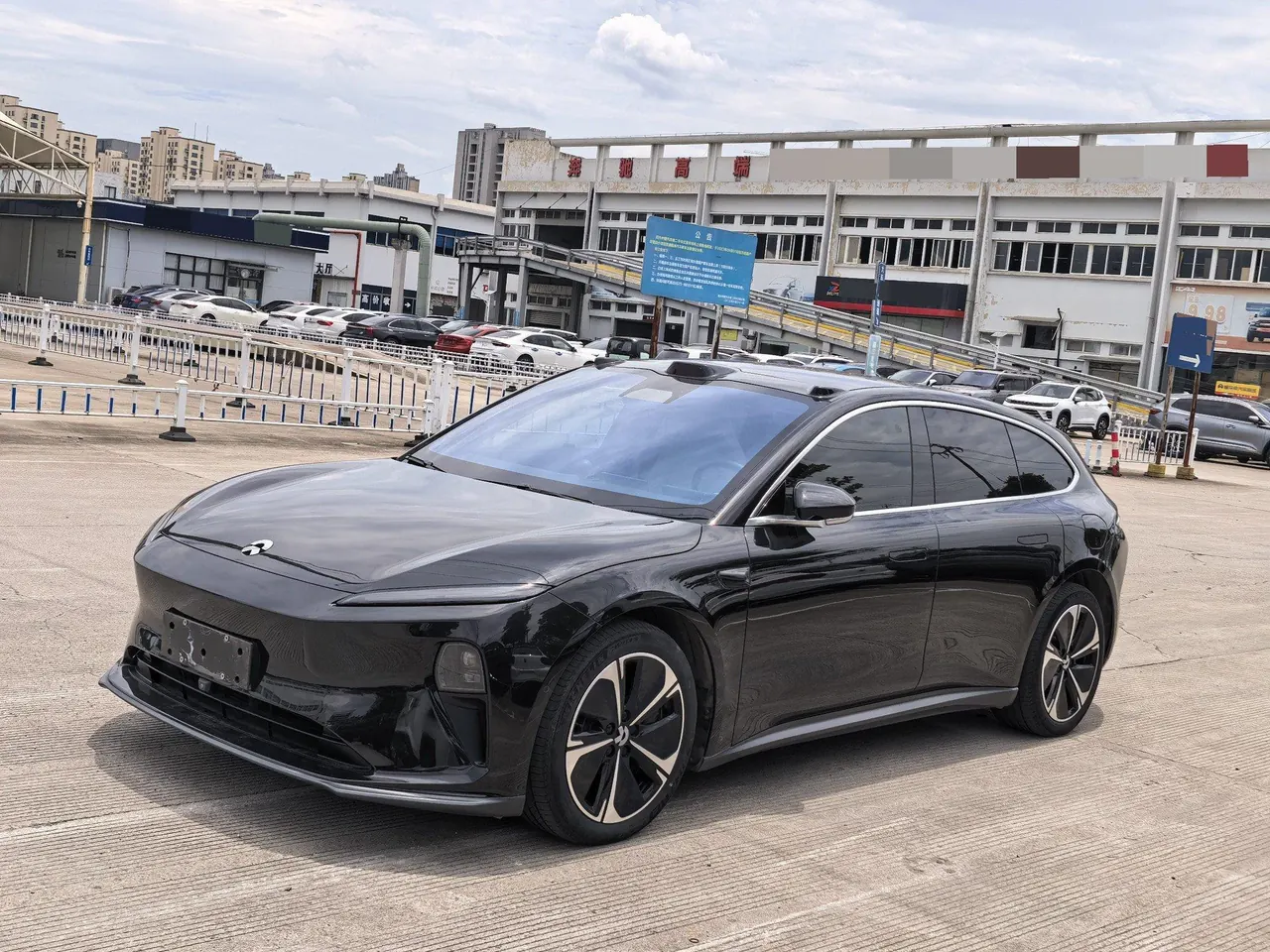 NIO 2023 ET5 75kWh Touring automatic gear - View 1