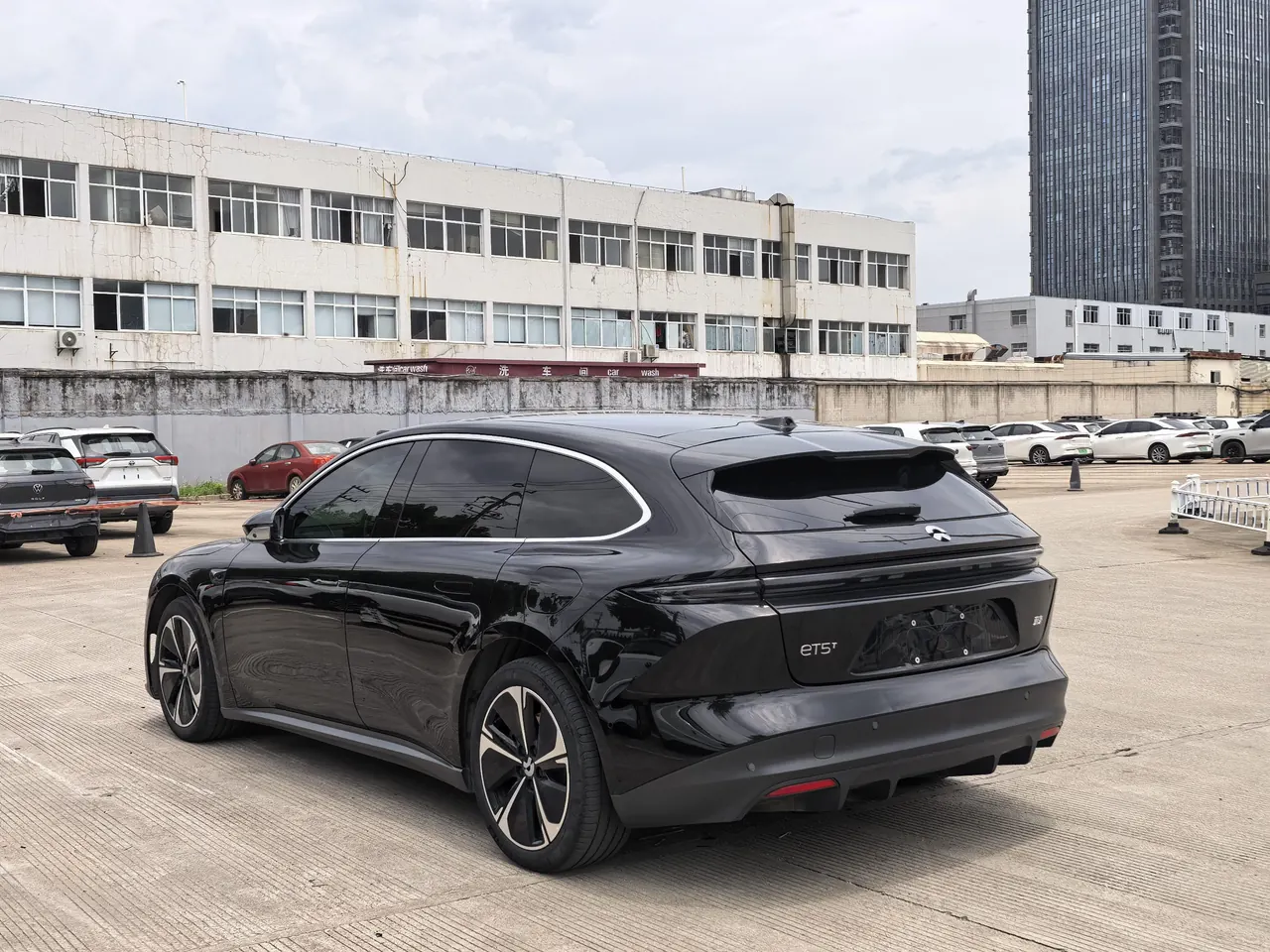 NIO 2023 ET5 75kWh Touring automatic gear 5
