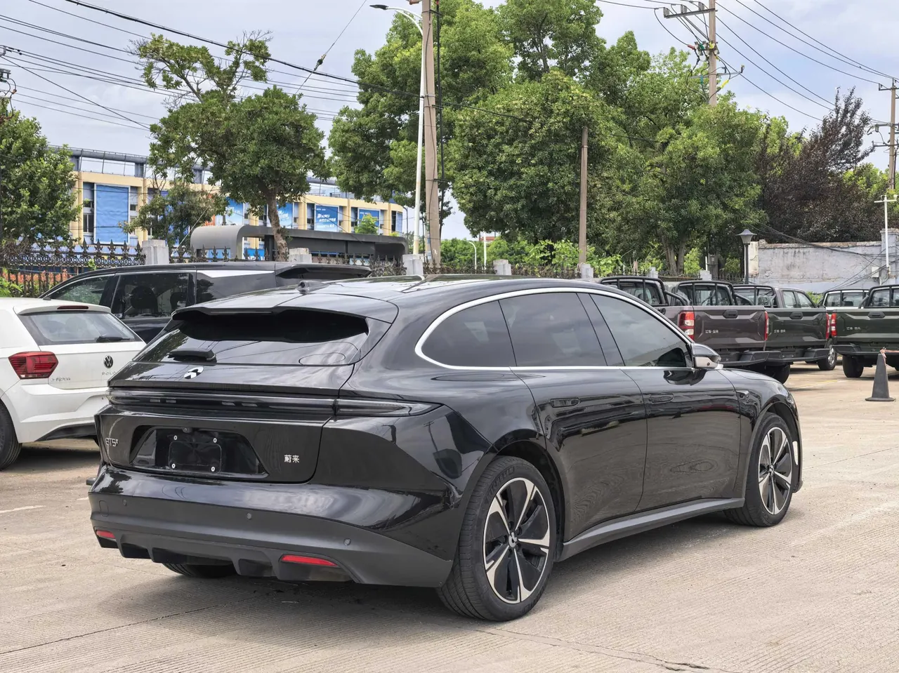 NIO 2023 ET5 75kWh Touring automatic gear 6