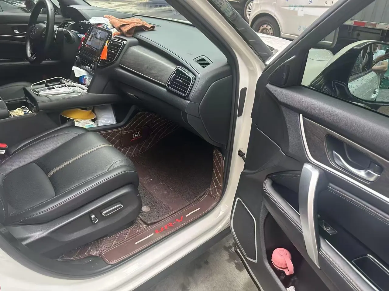 Honda 2020 UR-V 2.0T 370TURBO two-drive elegant version of automatic gear 4