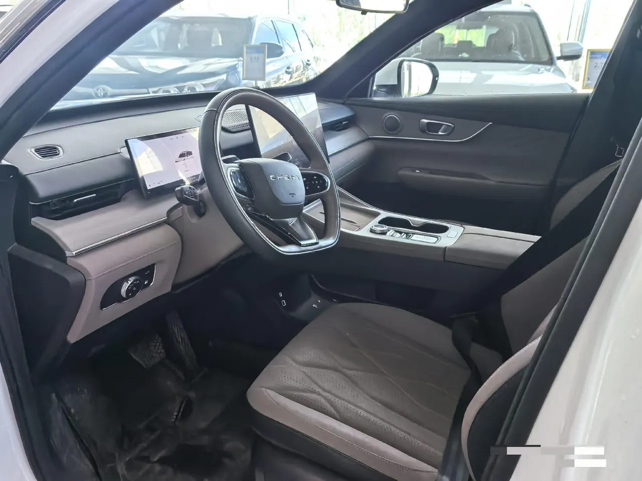 Chery 2025 Ruihu 8 PLUS 1.6TGDI 290TGDI honorable automatic gear 4