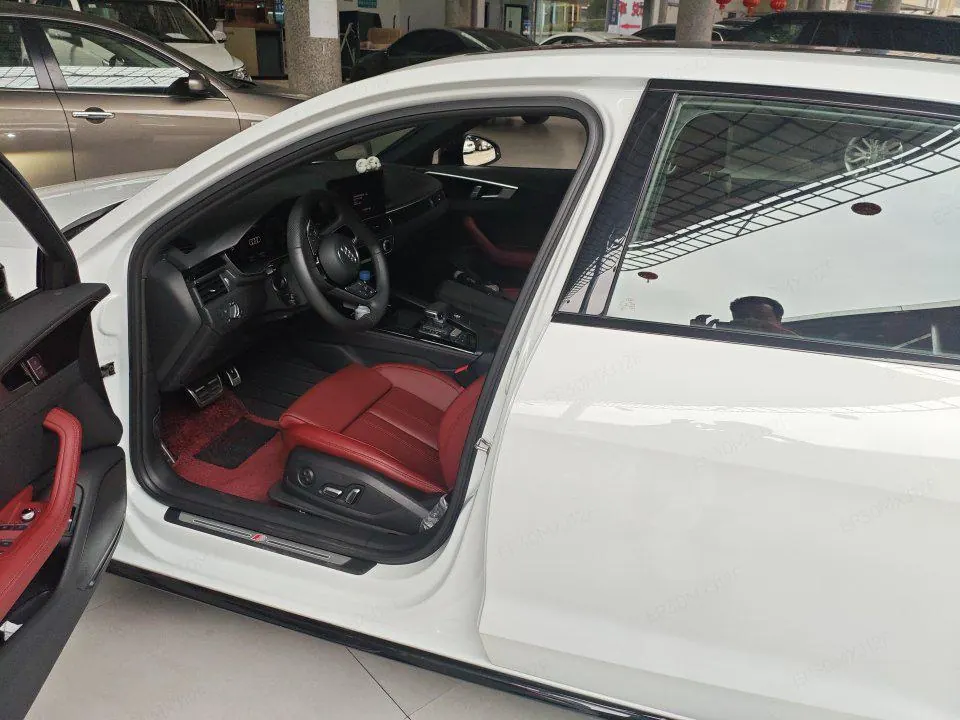 Audi 2023 A4L 2.0TFSI 40TFSI Deluxe Dynamic Automatic 4