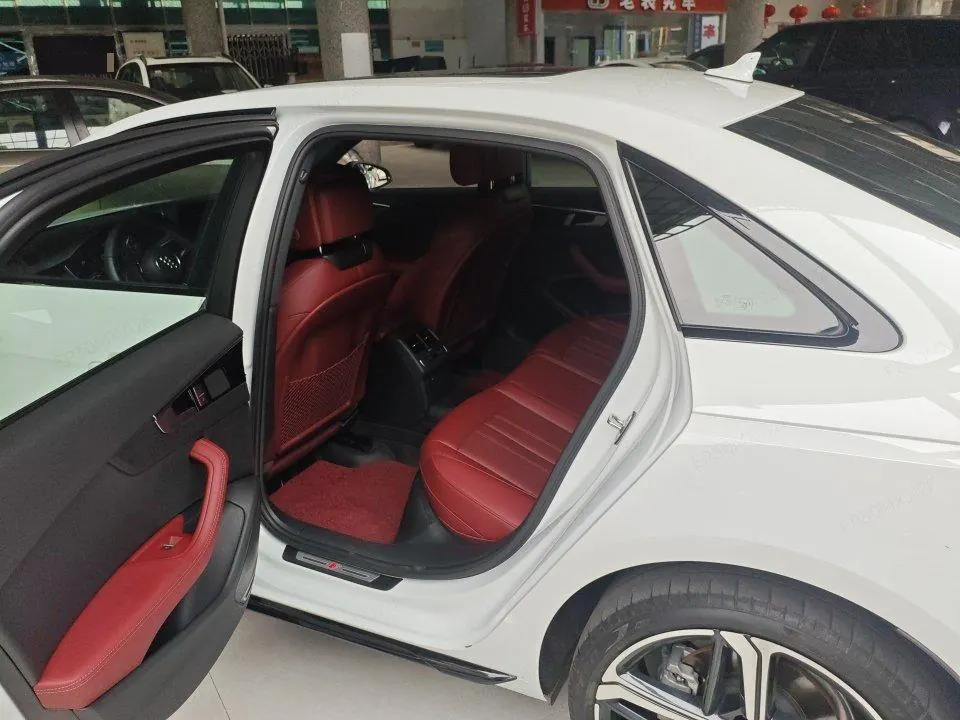Audi 2023 A4L 2.0TFSI 40TFSI Deluxe Dynamic Automatic 5