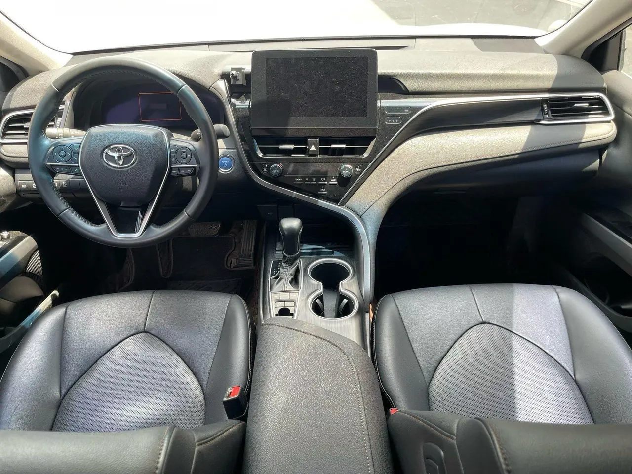 Toyota 2023 Camry Dual Engine 2.5HG Stepless Deluxe Automatic Gear 4
