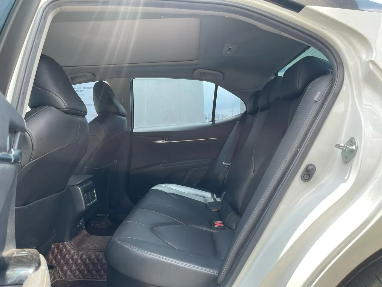 Toyota 2023 Camry Dual Engine 2.5HG Stepless Deluxe Automatic Gear 5