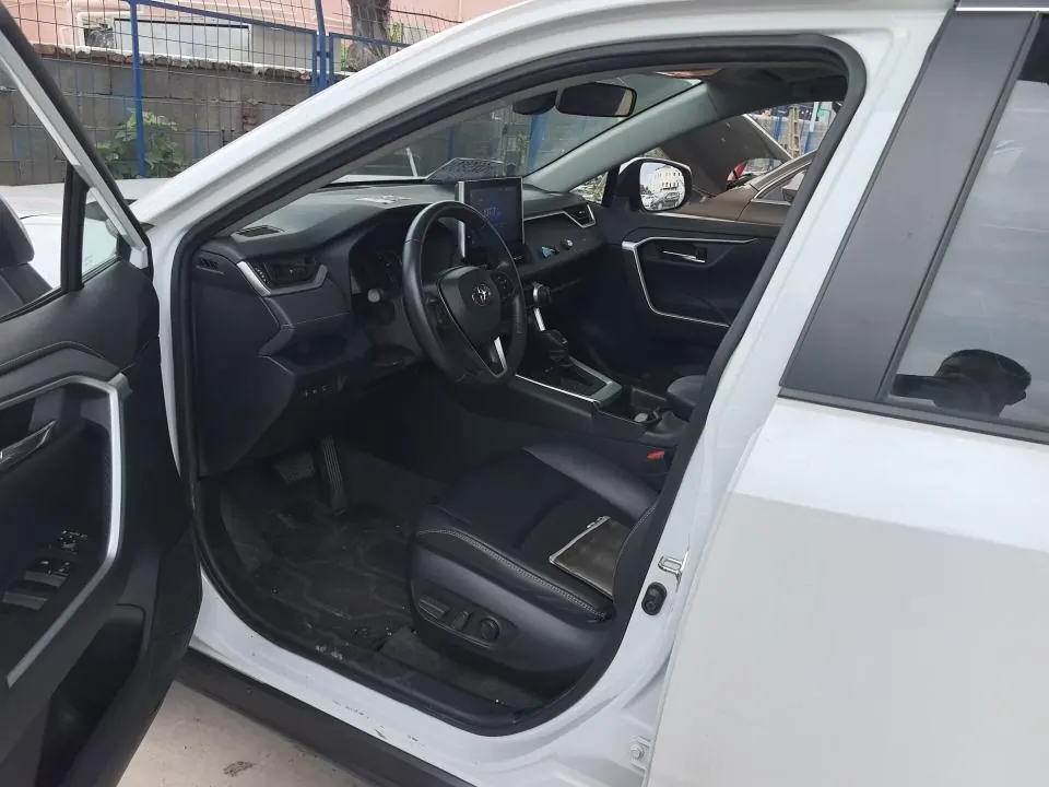 Toyota 2022 RAV4 Rongbo 2.0 Stepless Two-Drive Fashion Edition Automatic Gear 2