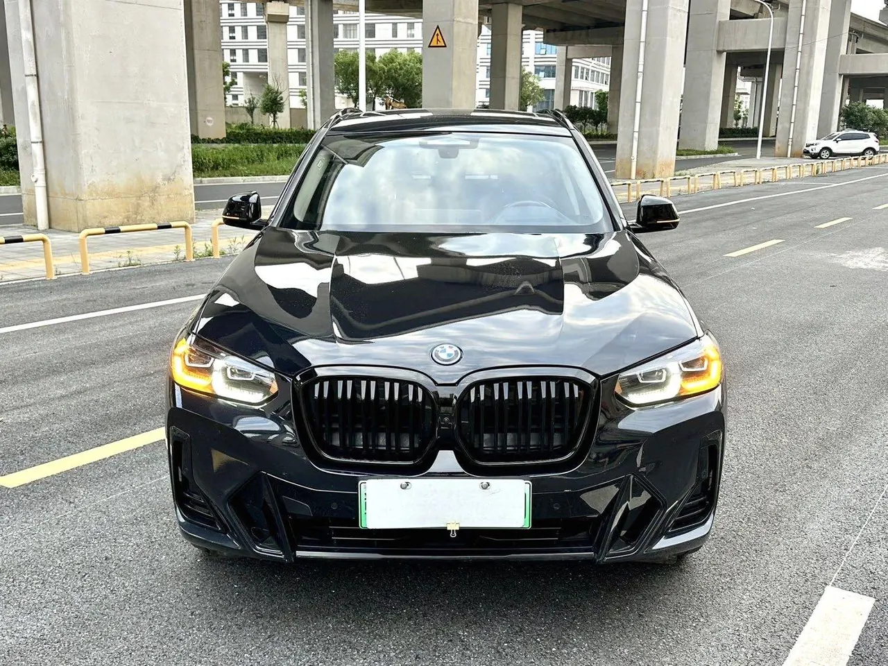Open image lightbox: BMW 2022 iX3 Creat Collar Automatic