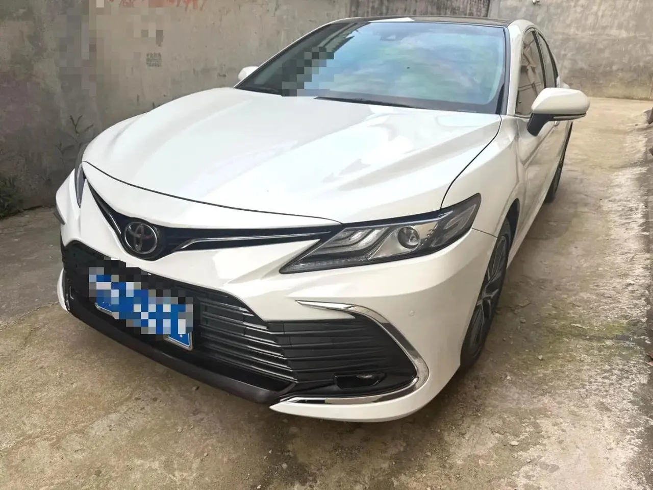 Open image lightbox: Toyota 2021 Camry 2.5G Deluxe Edition Automatic Gear