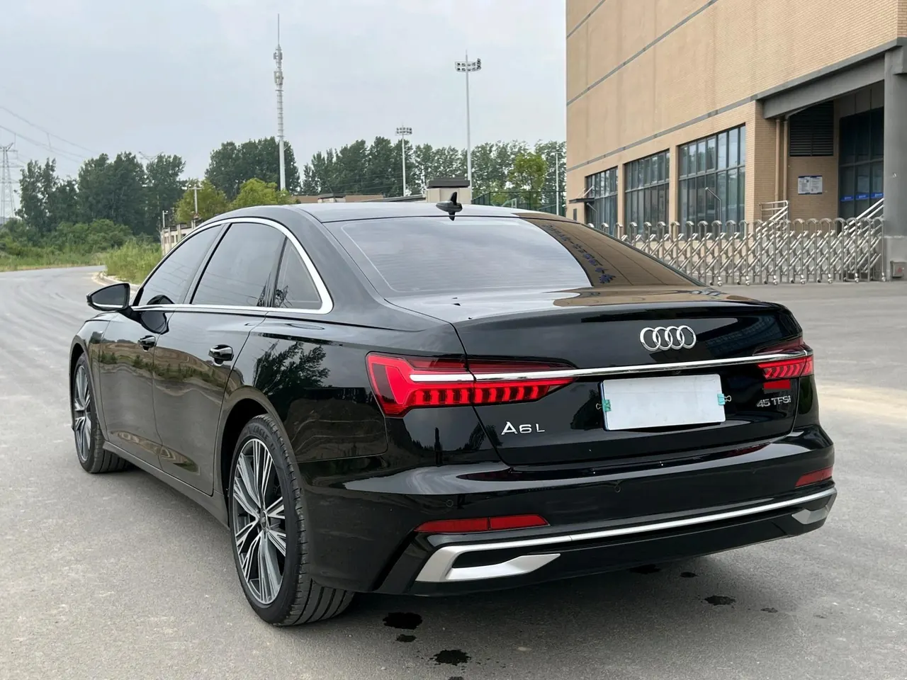 Audi 2023 A6L 2.0TFSI 45TFSI Selected Dynamic Automatic 5