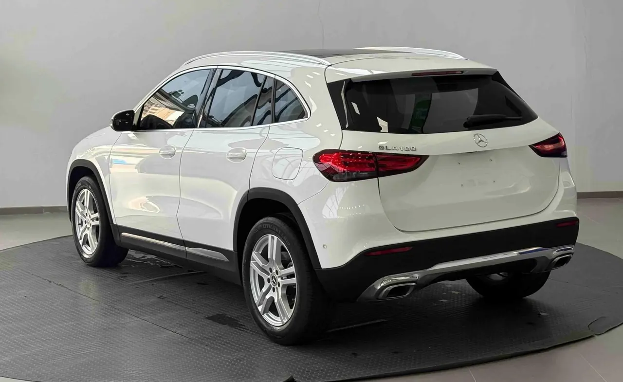 Mercedes Benz 2020 GLA 180 1.3T automatic gear 2