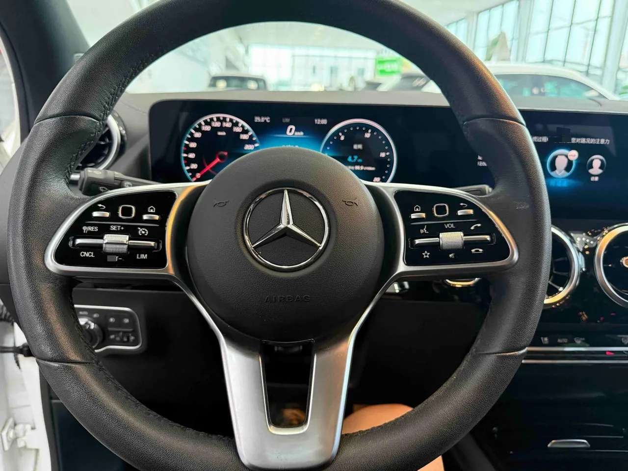 Mercedes Benz 2020 GLA 180 1.3T automatic gear 5