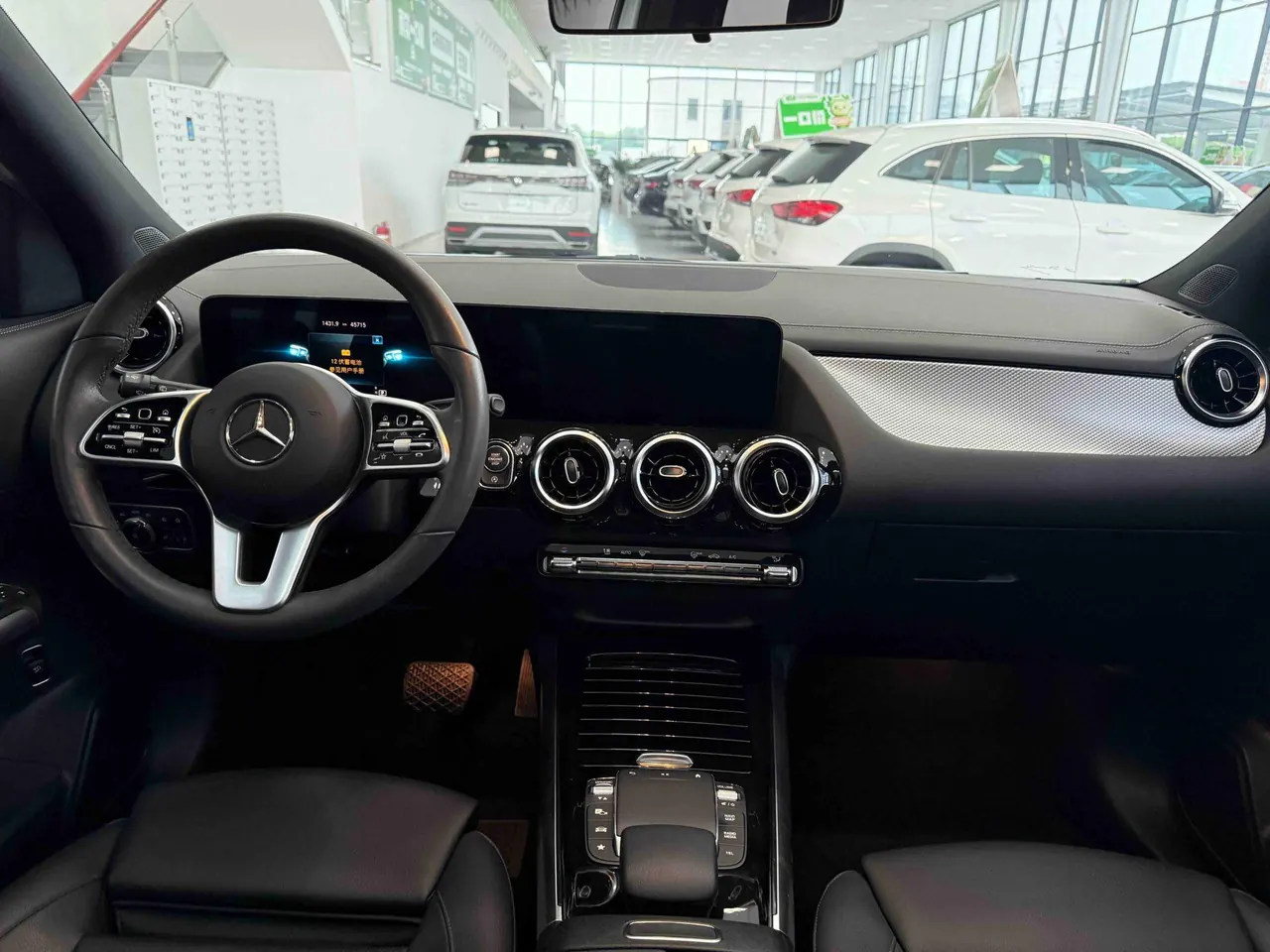 Mercedes Benz 2020 GLA 180 1.3T automatic gear 7