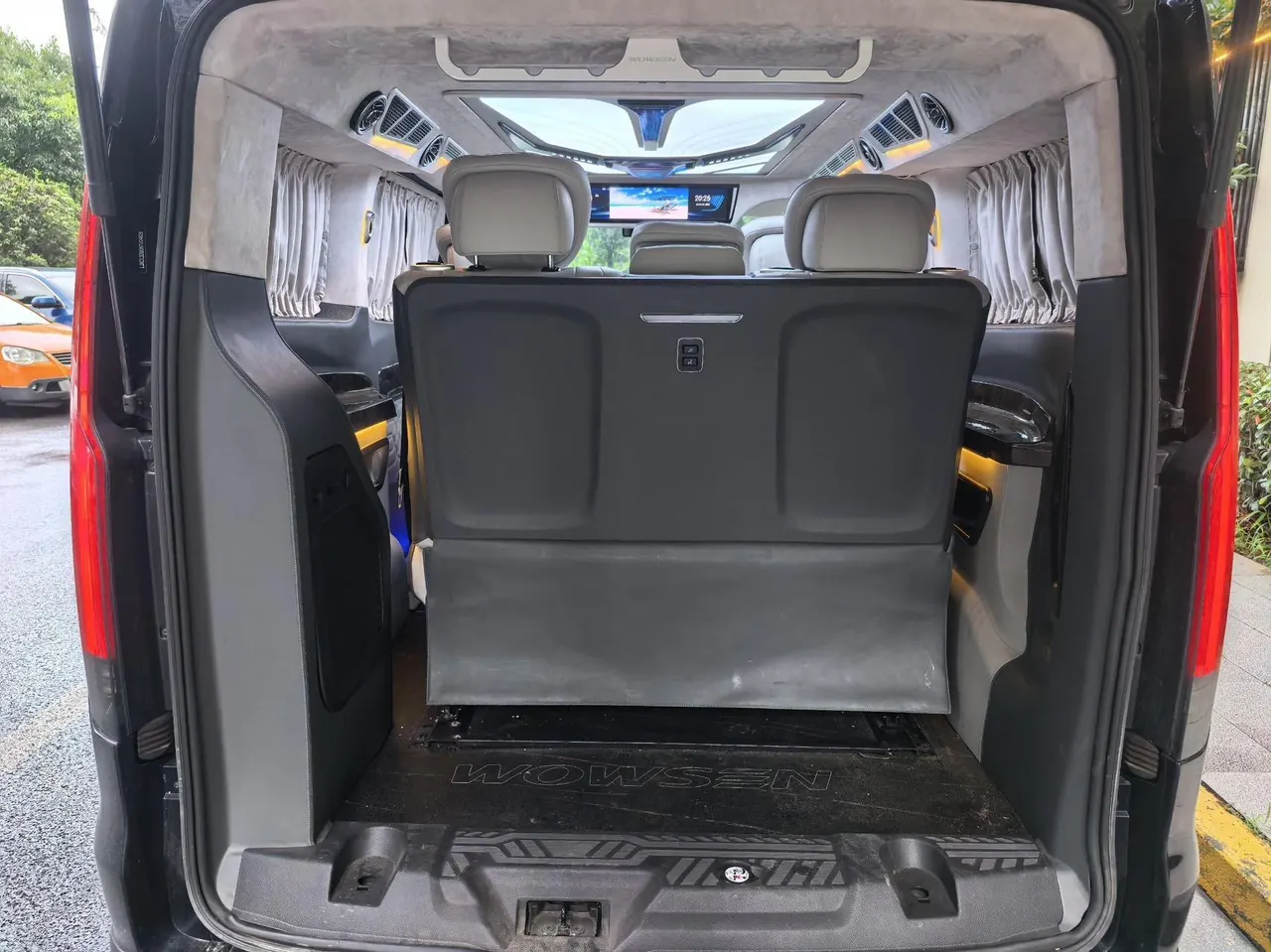 Ford 2020 Touruio 2.0T Business Class Edition Automatic Gear 7