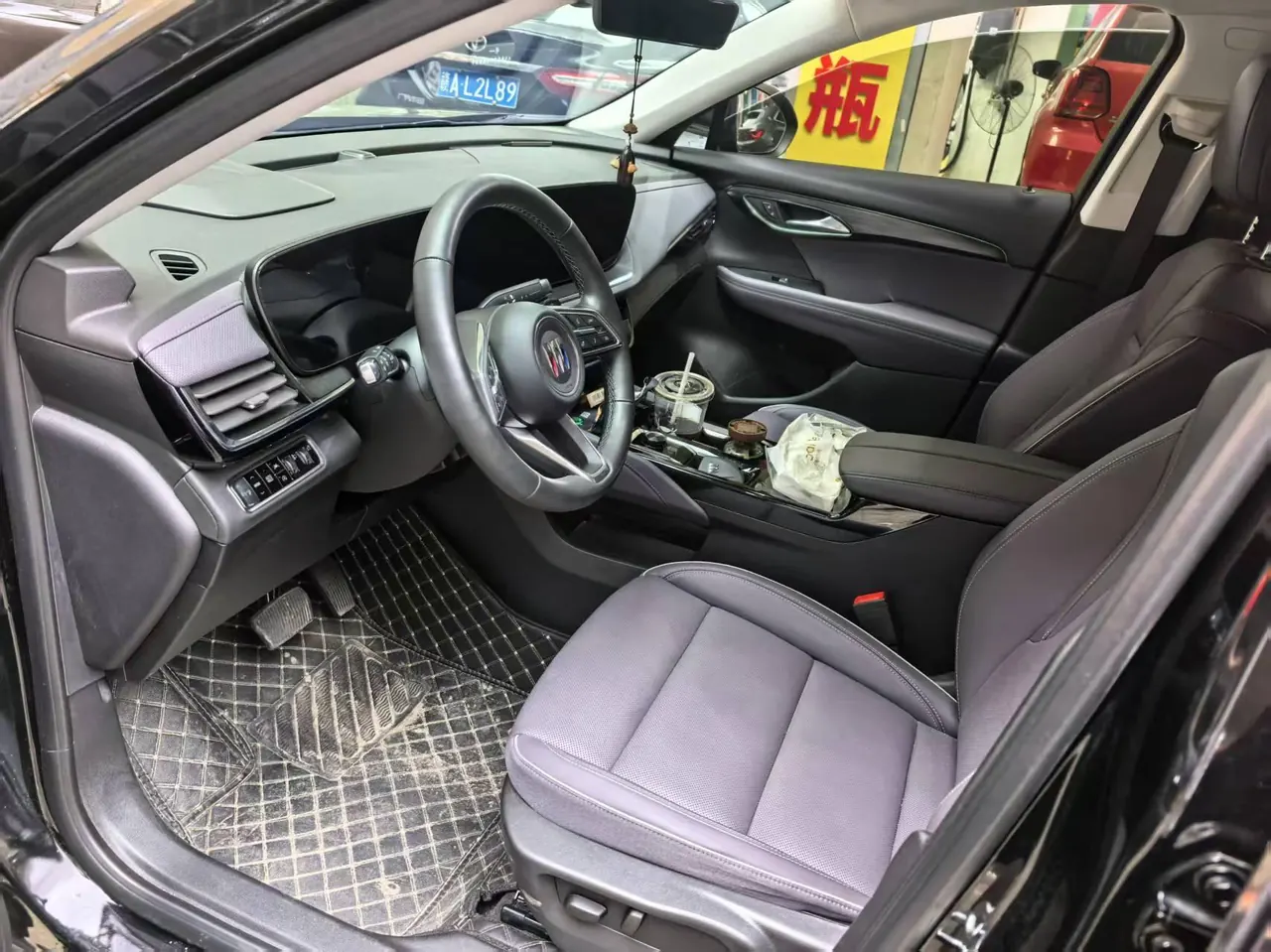 Buick 2025 Angkewei Plus 2.0T 28T Two-Drive Platinum Edition Automatic Gear 3