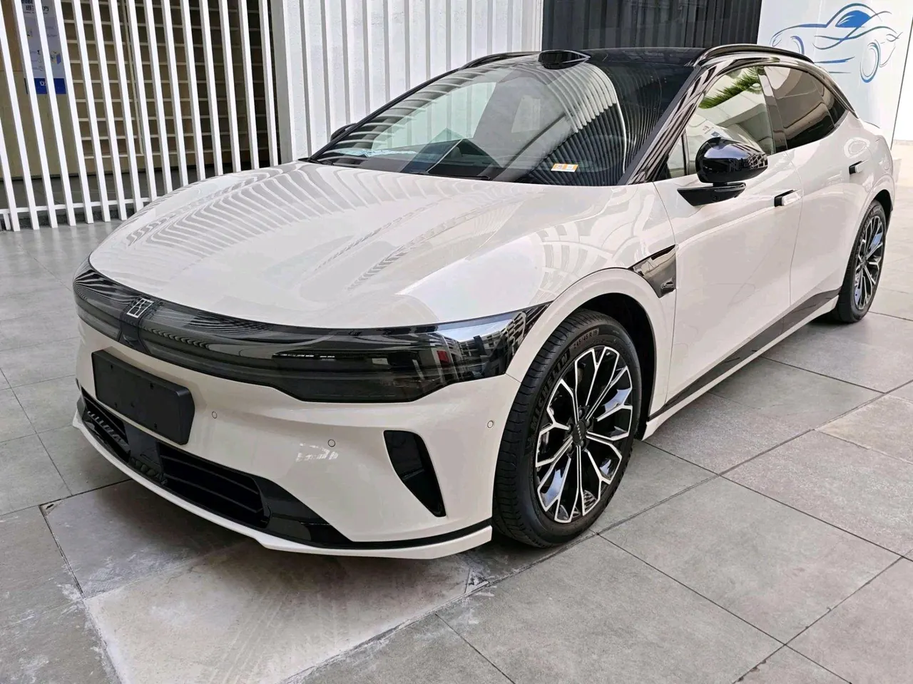 Открыть галерею: Zeekr 2025 Zeekr 007GT four-wheel drive intelligent driving version 75kWh automatic gear