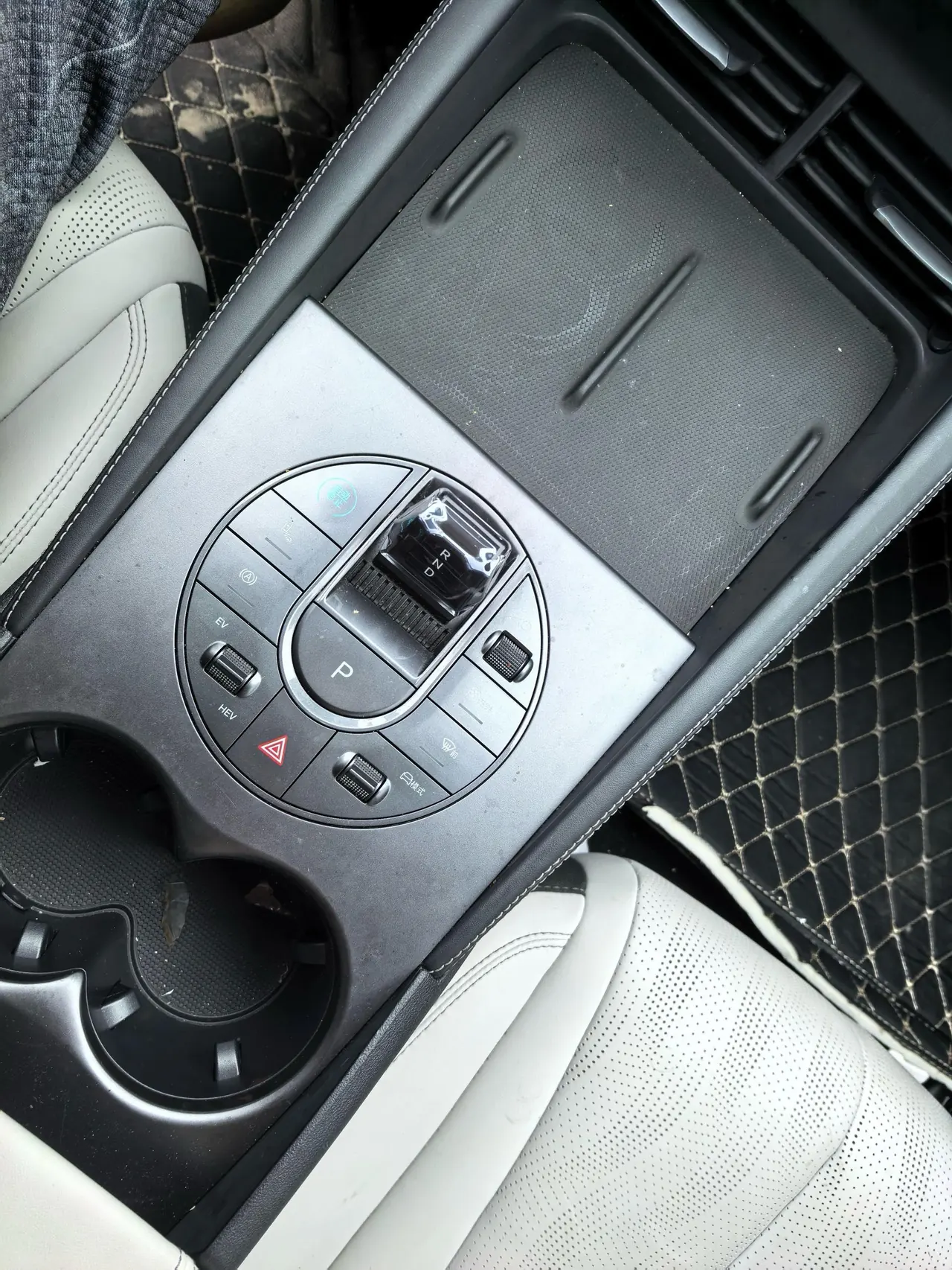 BYD 2024 seals 06 DM-i 1.5 stepless 120KM exclusive automatic gear 9