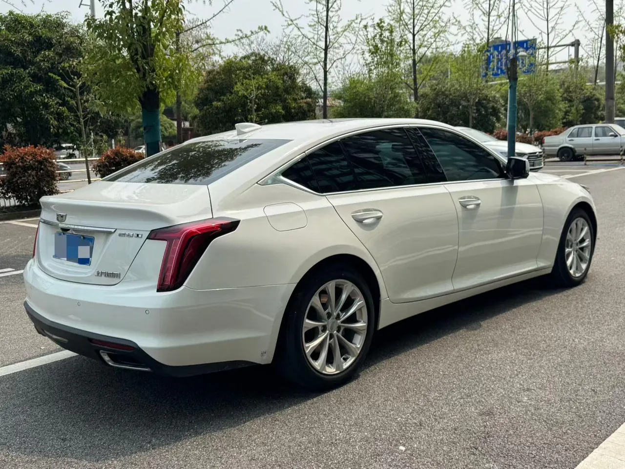 Cadillac 2023 CT5 2.0T 28T Luxury (Standard Edition) Automatic Gear 8