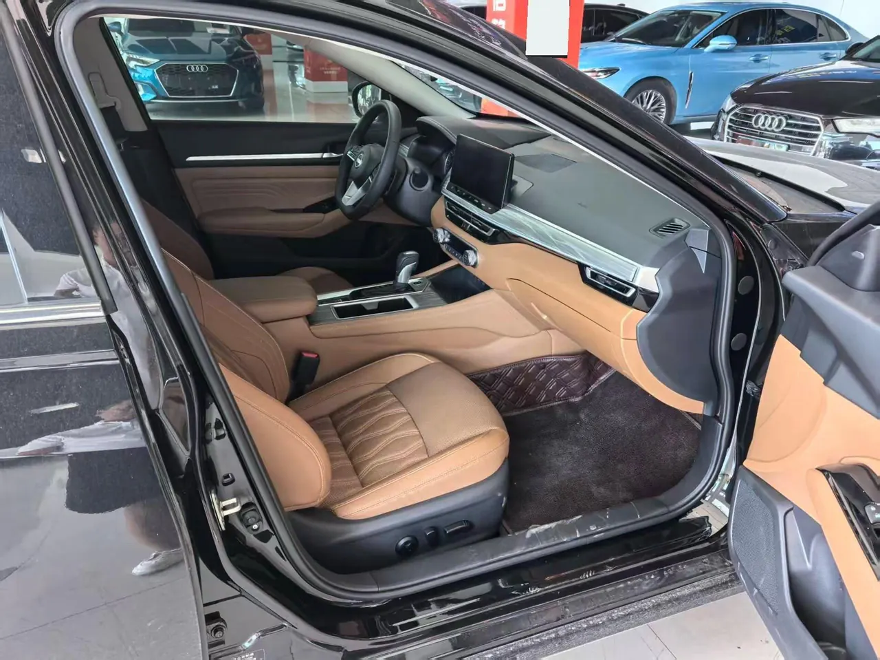 Nissan 2025 Teana 2.0T Stepless XV Exclusive Edition Automatic Gear 4
