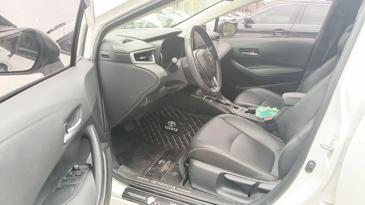 Toyota 2021 Corolla 1.2T Stepless Deluxe Edition Automatic Gear 4