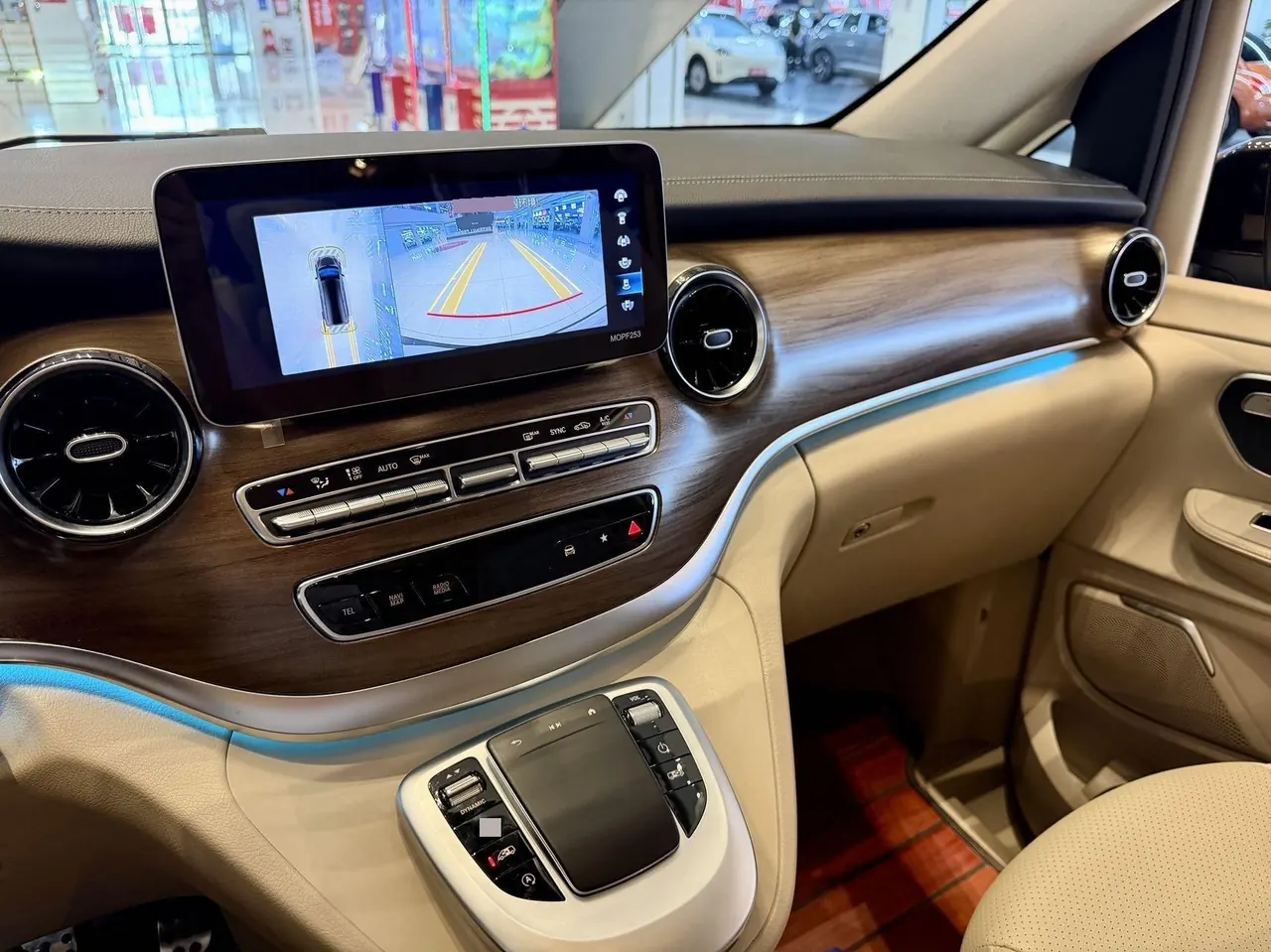 Mercedes Benz V 2020V 260 2.0T Premium Edition Automatic Gear 3