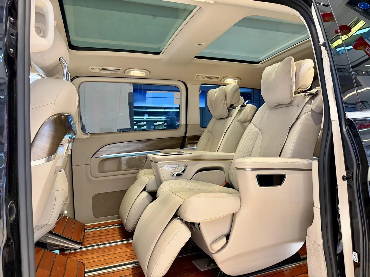 Mercedes Benz V 2020V 260 2.0T Premium Edition Automatic Gear 4