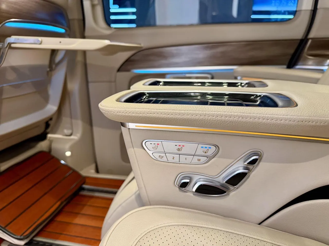 Mercedes Benz V 2020V 260 2.0T Premium Edition Automatic Gear 5