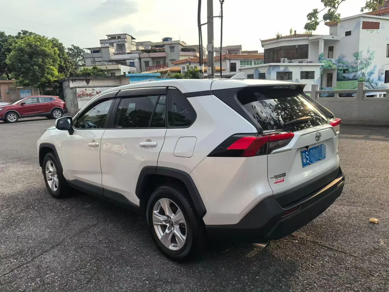 Toyota 2023 RAV4 Rongbo 2.0 Stepless Two-Drive City Edition Automatic Gear 2