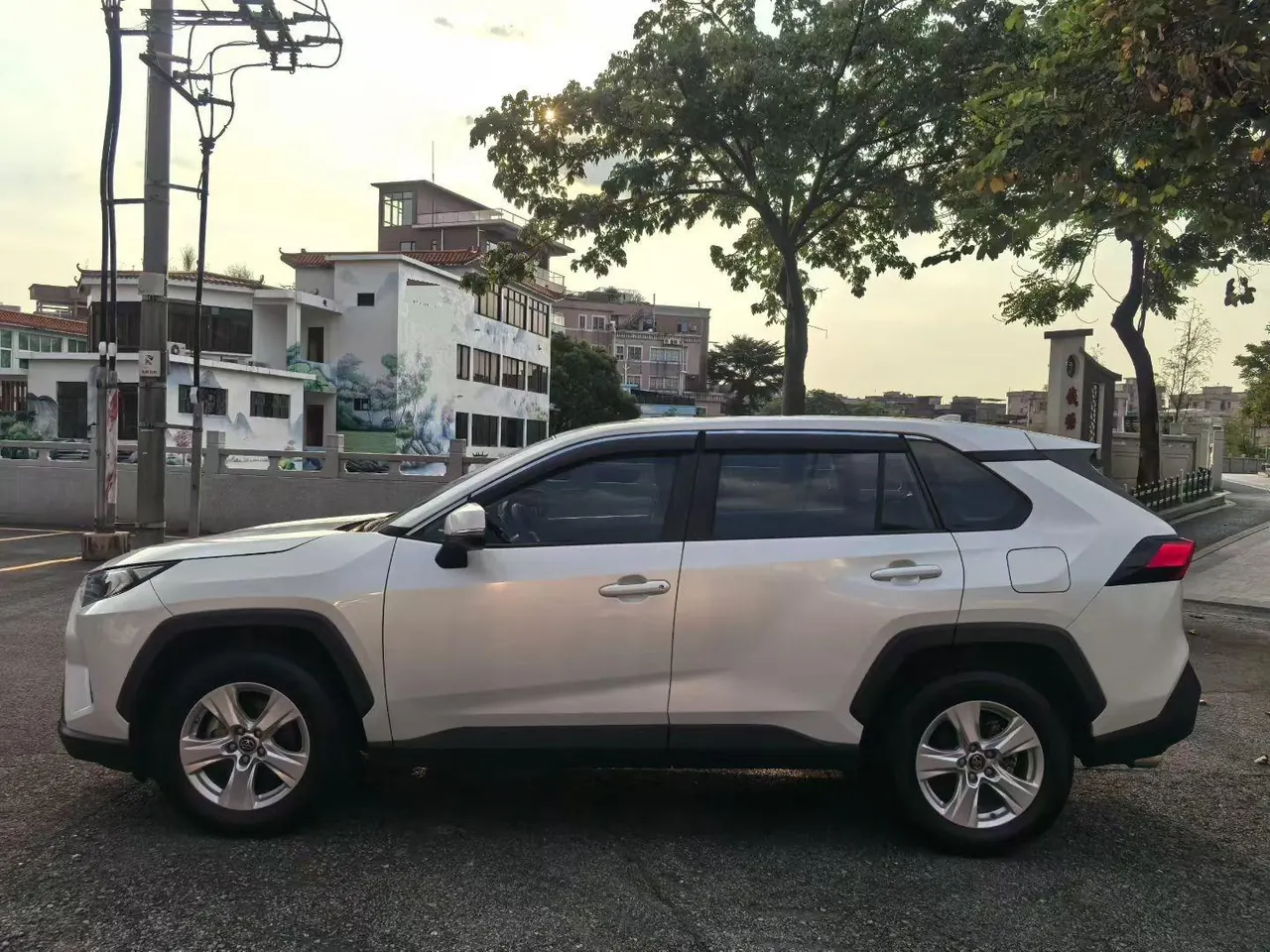 Toyota 2023 RAV4 Rongbo 2.0 Stepless Two-Drive City Edition Automatic Gear 4