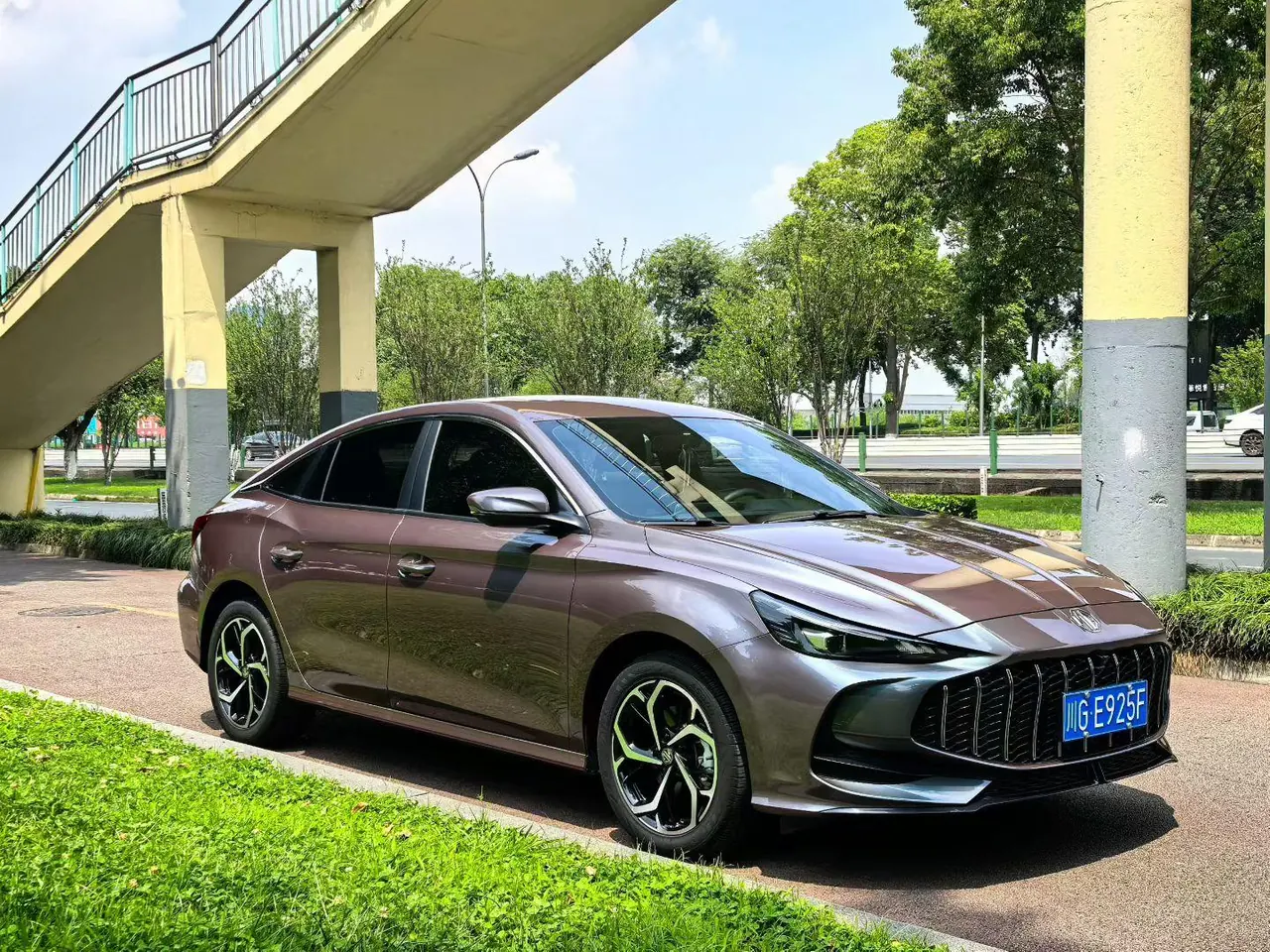 MG 2025 MG5 1.5TGI 300TGI Global Flagship Automatic Gear 3