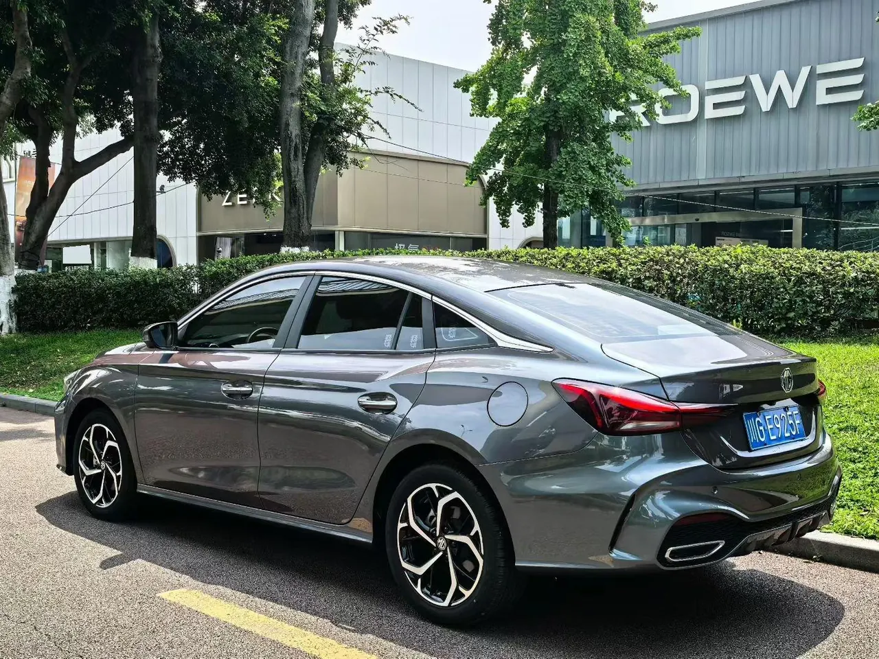 MG 2025 MG5 1.5TGI 300TGI Global Flagship Automatic Gear 9