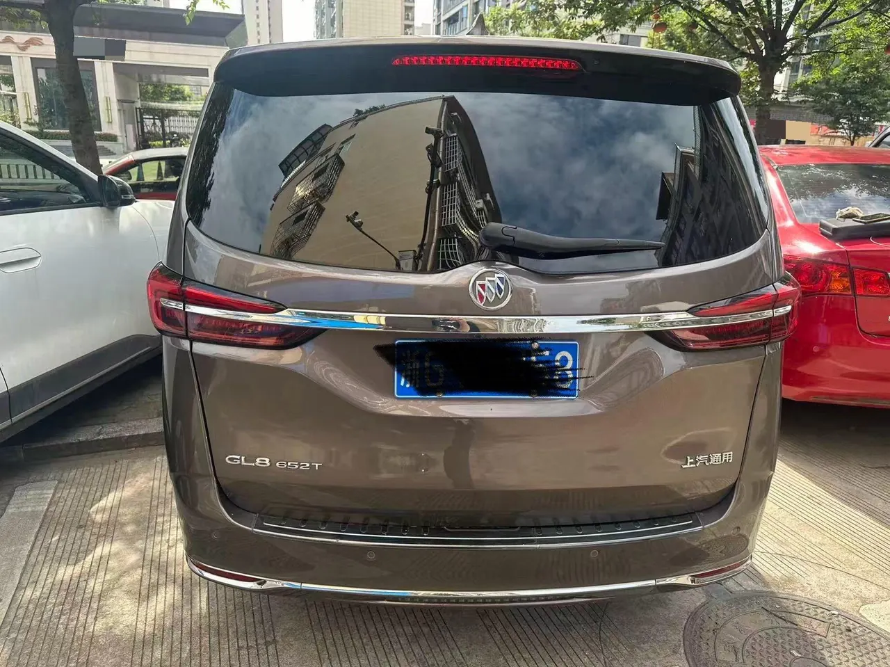 Buick 2021 GL8 Land Business Class 2.0T 652T Luxury Automatic Gear 4