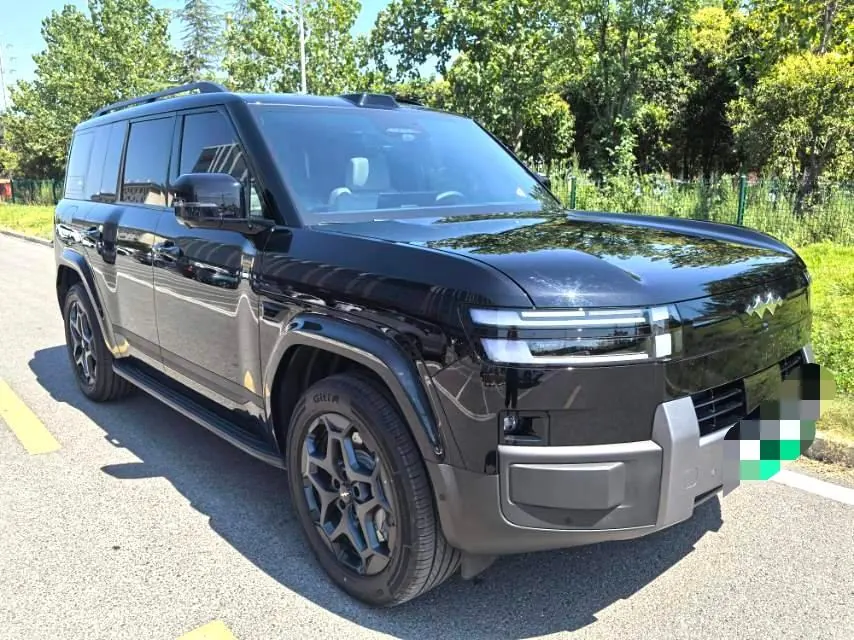FangChengBao 2025 titanium 7 1.5T stepless 190KM four-wheel drive Ultra version of automatic gear 2