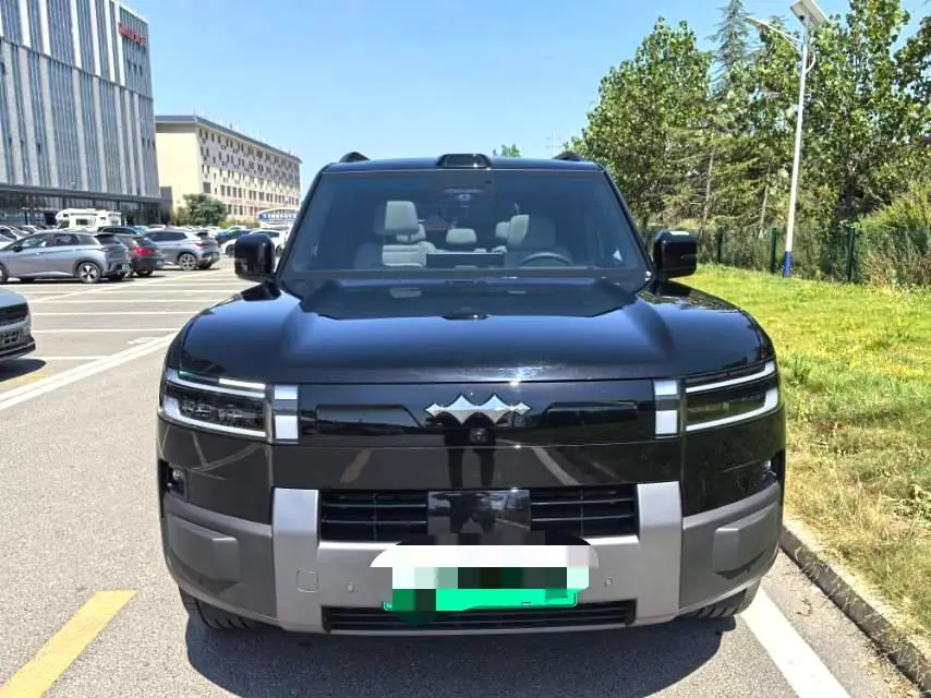 FangChengBao 2025 titanium 7 1.5T stepless 190KM four-wheel drive Ultra version of automatic gear 3