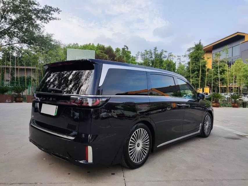 Voyah 2025 dreamers PHEV 1.5T four-wheel drive distinguished Kunpeng version automatic gear 4