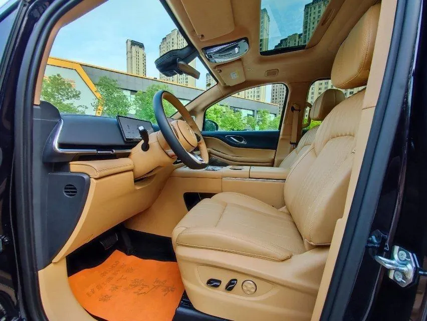Voyah 2025 dreamers PHEV 1.5T four-wheel drive distinguished Kunpeng version automatic gear 9